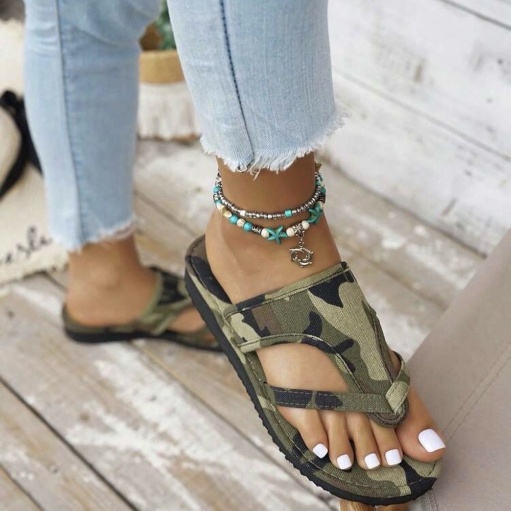 Canvas Camo Thong Sandals - Women's Green Camouflage NWT